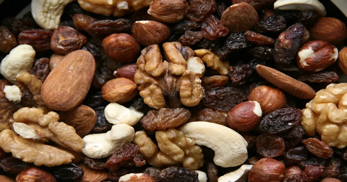 Heart-healthy nuts rich in protein, fiber, and good fats